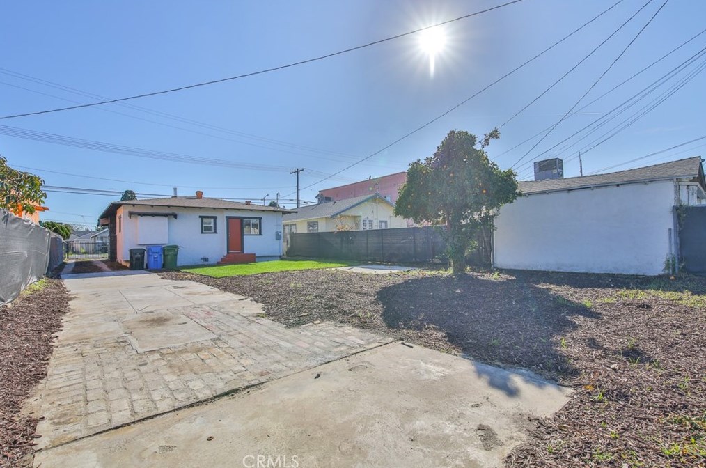 1437 54th St, Los Angeles CA  90011-4919 exterior