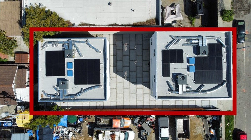 3721 San Pedro St, Los Angeles CA  90011-5615 exterior