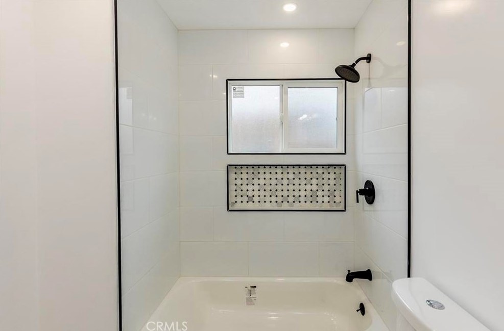 749 Mountain View Ave, Pomona CA  91767-4926 exterior