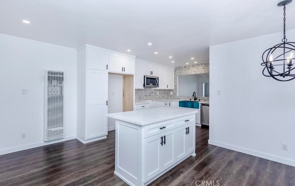 749 Mountain View Ave, Pomona CA  91767-4926 exterior