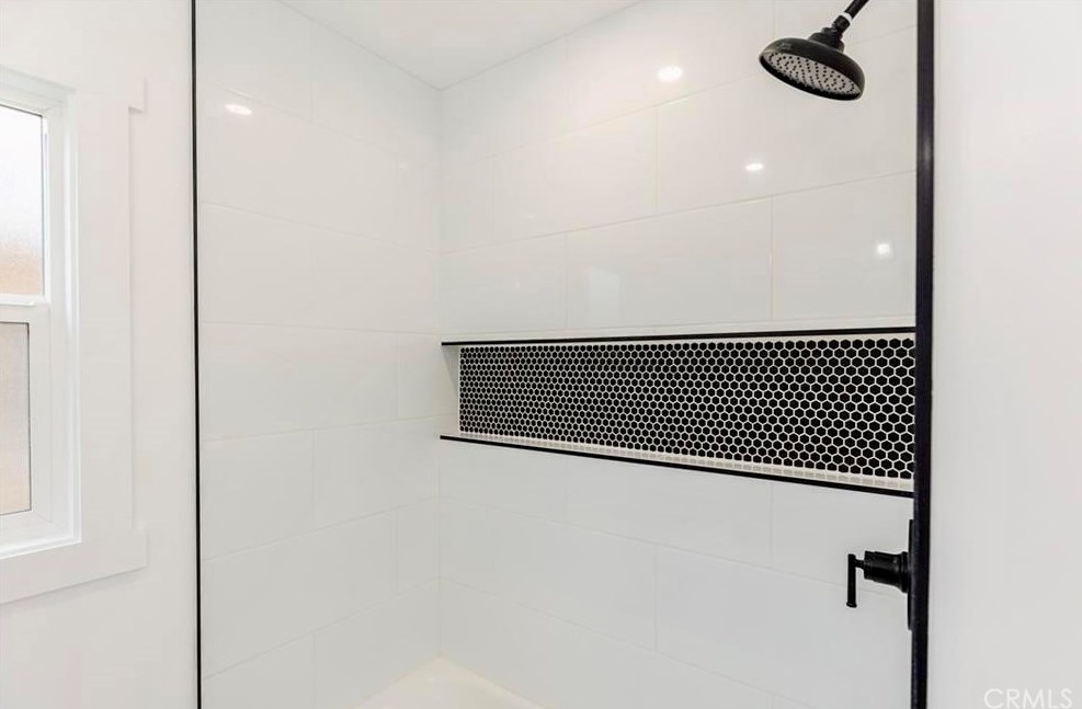 749 Mountain View Ave, Pomona CA  91767-4926 exterior