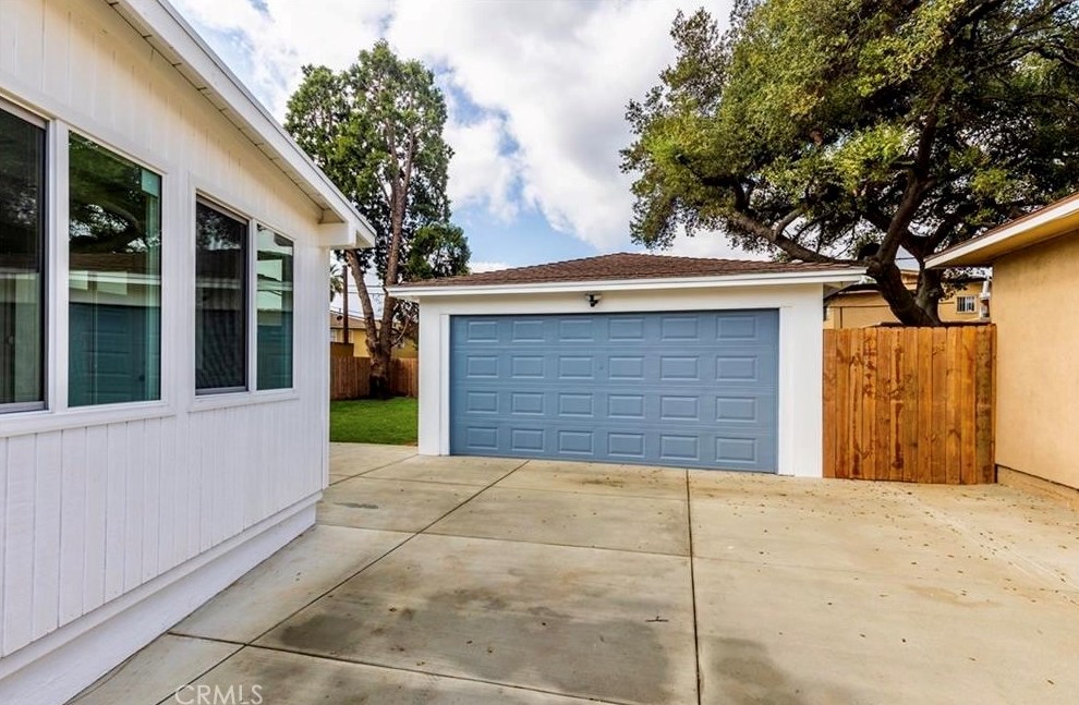 749 Mountain View Ave, Pomona CA  91767-4926 exterior