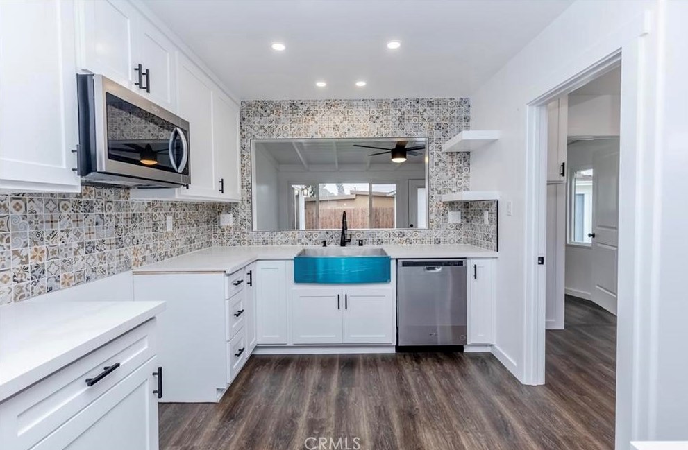 749 Mountain View Ave, Pomona CA  91767-4926 exterior