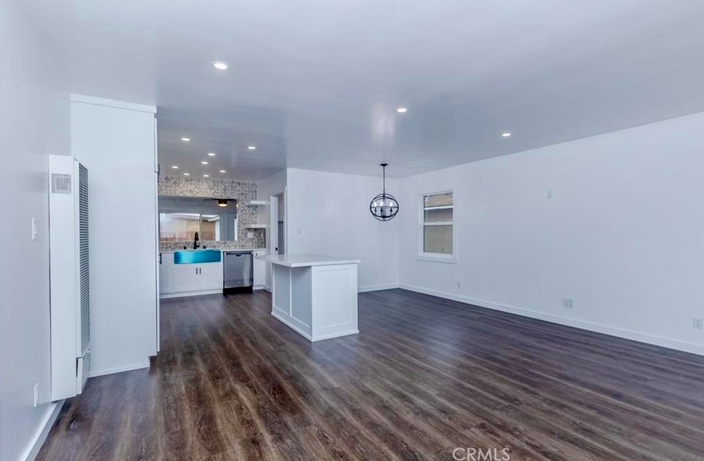 749 Mountain View Ave, Pomona CA  91767-4926 exterior