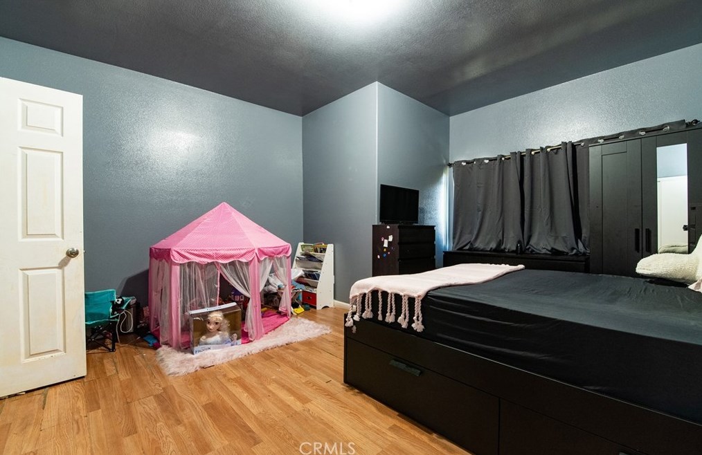 622 51st St, Los Angeles CA  90011-4020 exterior