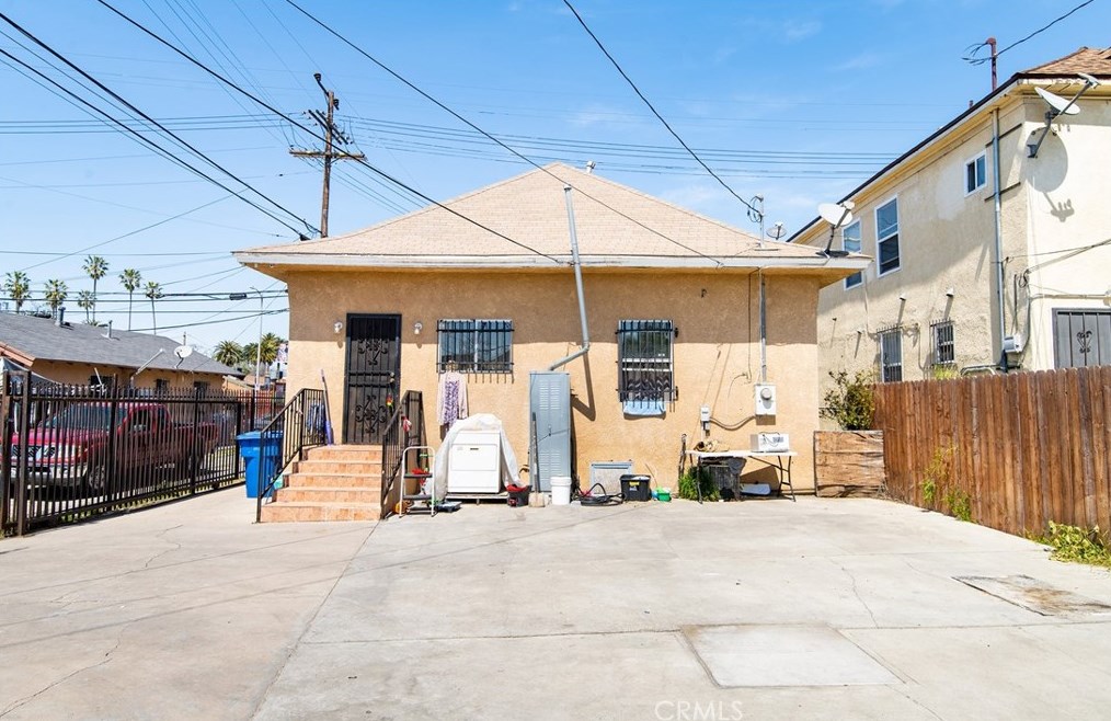 622 51st St, Los Angeles CA  90011-4020 exterior