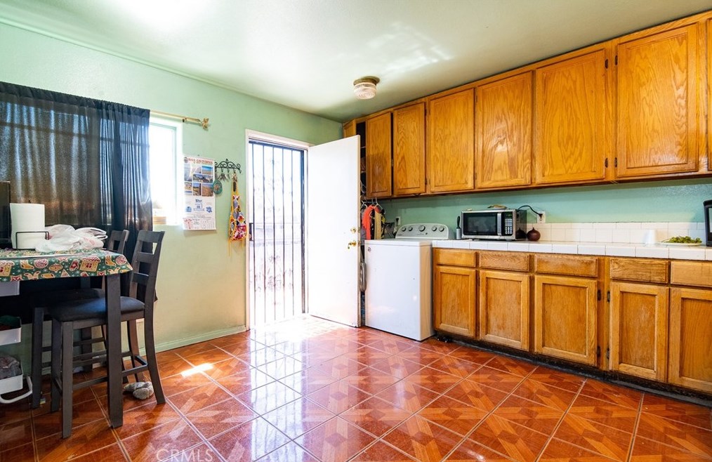 622 51st St, Los Angeles CA  90011-4020 exterior