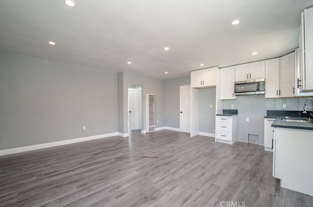 340 Elm St, Compton CA  90220-2113 exterior