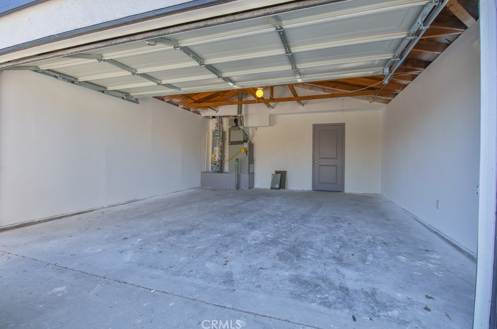 10623 Croesus Ave, Los Angeles CA  90002-3813 exterior