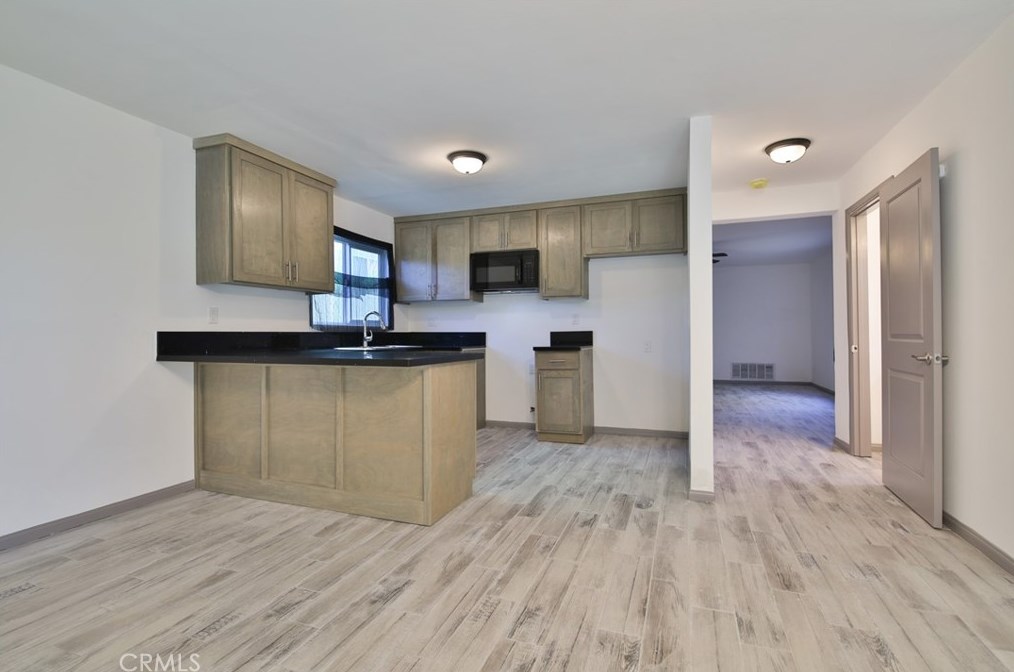 10623 Croesus Ave, Los Angeles CA  90002-3813 exterior
