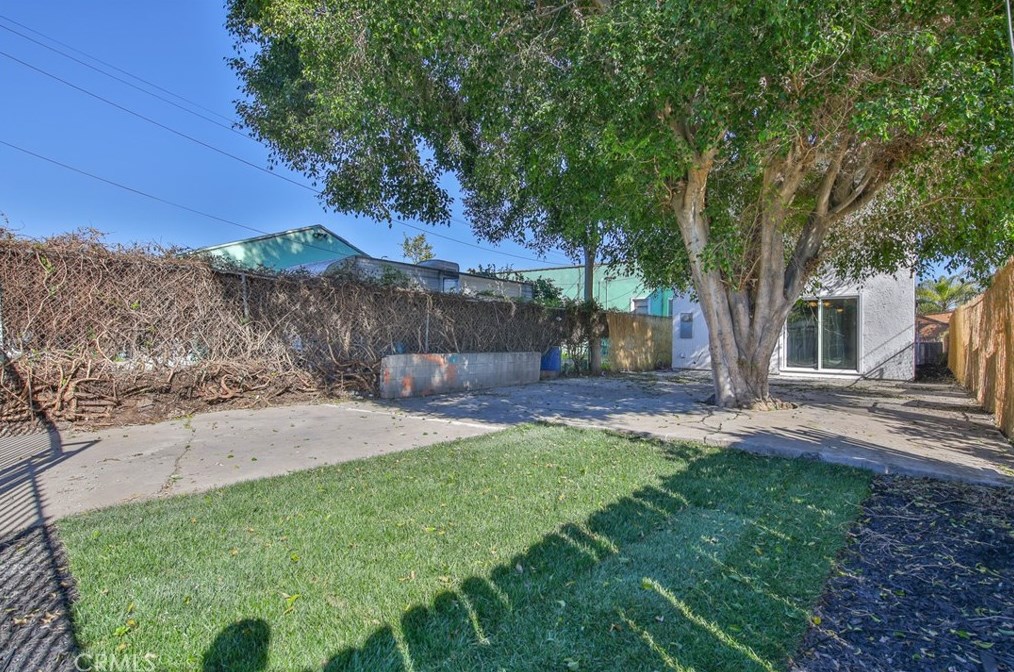 10623 Croesus Ave, Los Angeles CA  90002-3813 exterior