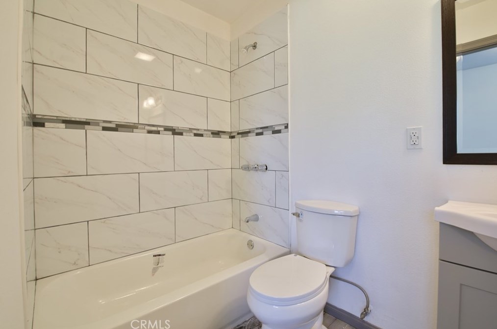 10623 Croesus Ave, Los Angeles CA  90002-3813 exterior