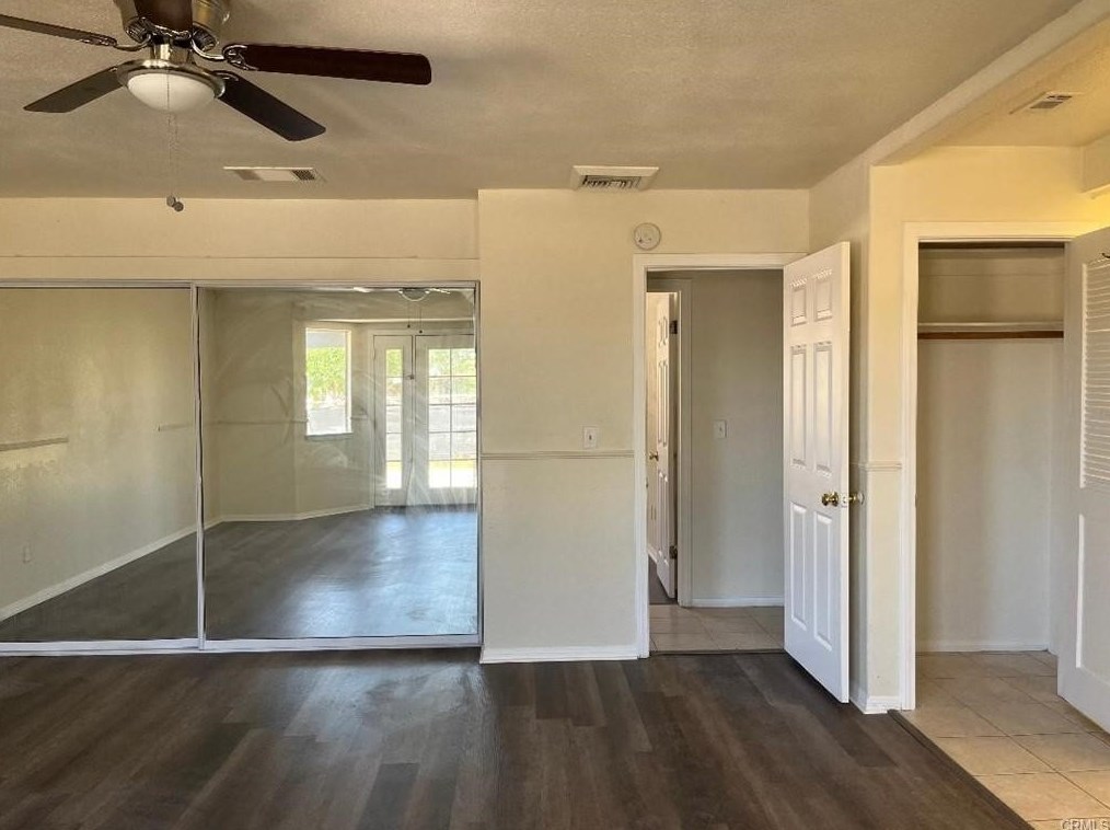 21028 Roundup Way, Apple Valley CA  92308-8649 exterior