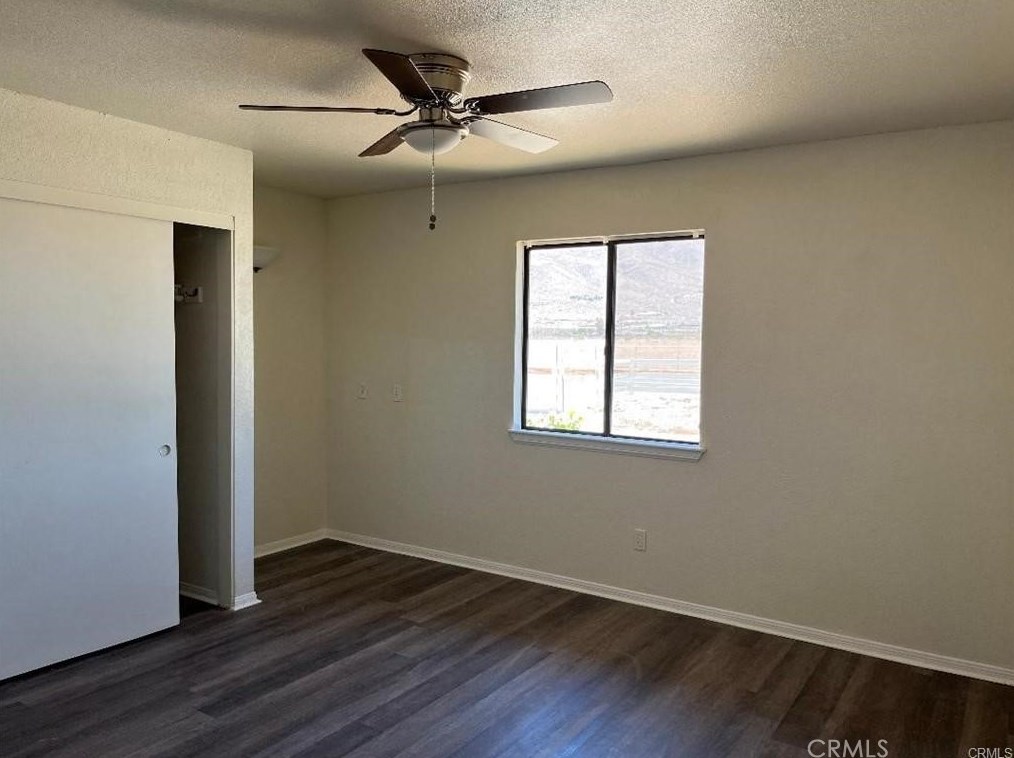 21028 Roundup Way, Apple Valley CA  92308-8649 exterior