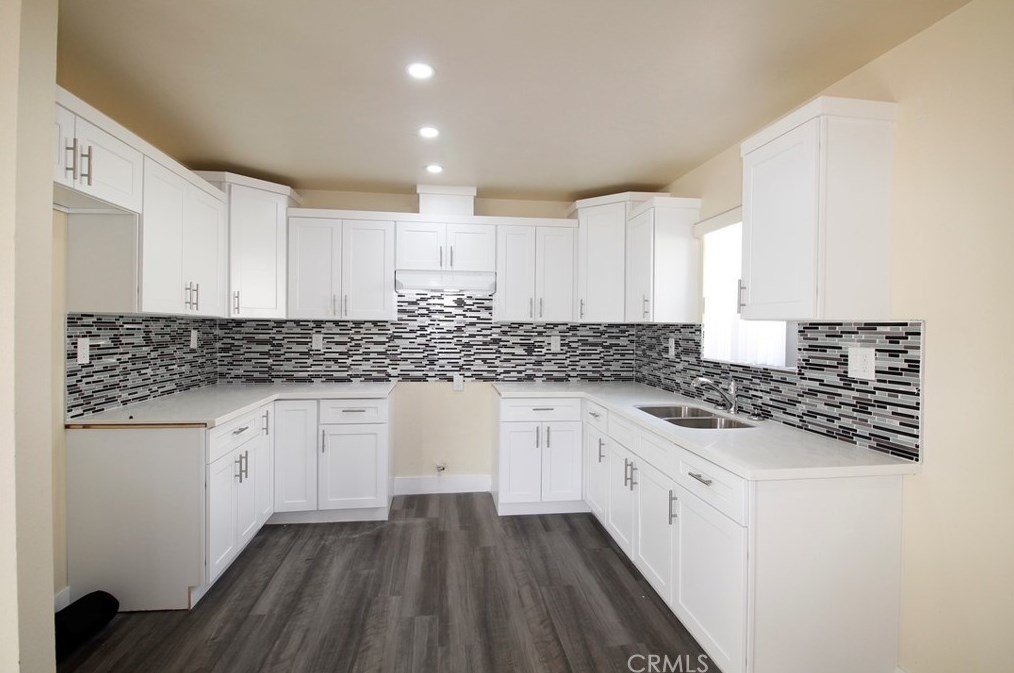 1810 108th St, Los Angeles CA  90047-4416 exterior