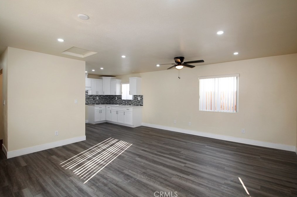 1810 108th St, Los Angeles CA  90047-4416 exterior