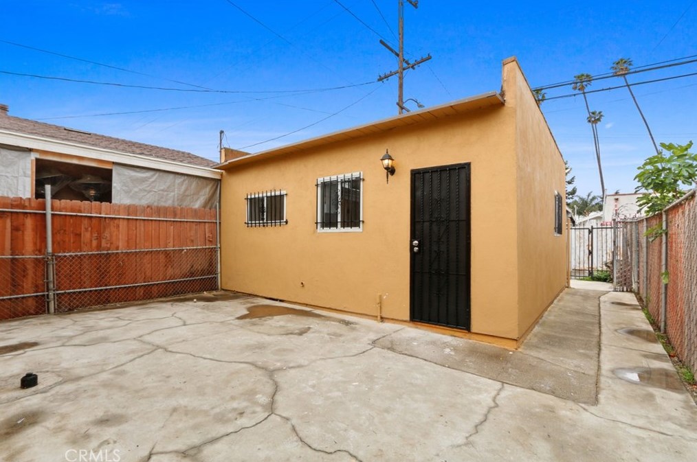 6645 Converse Ave, Los Angeles CA  90001-2021 exterior