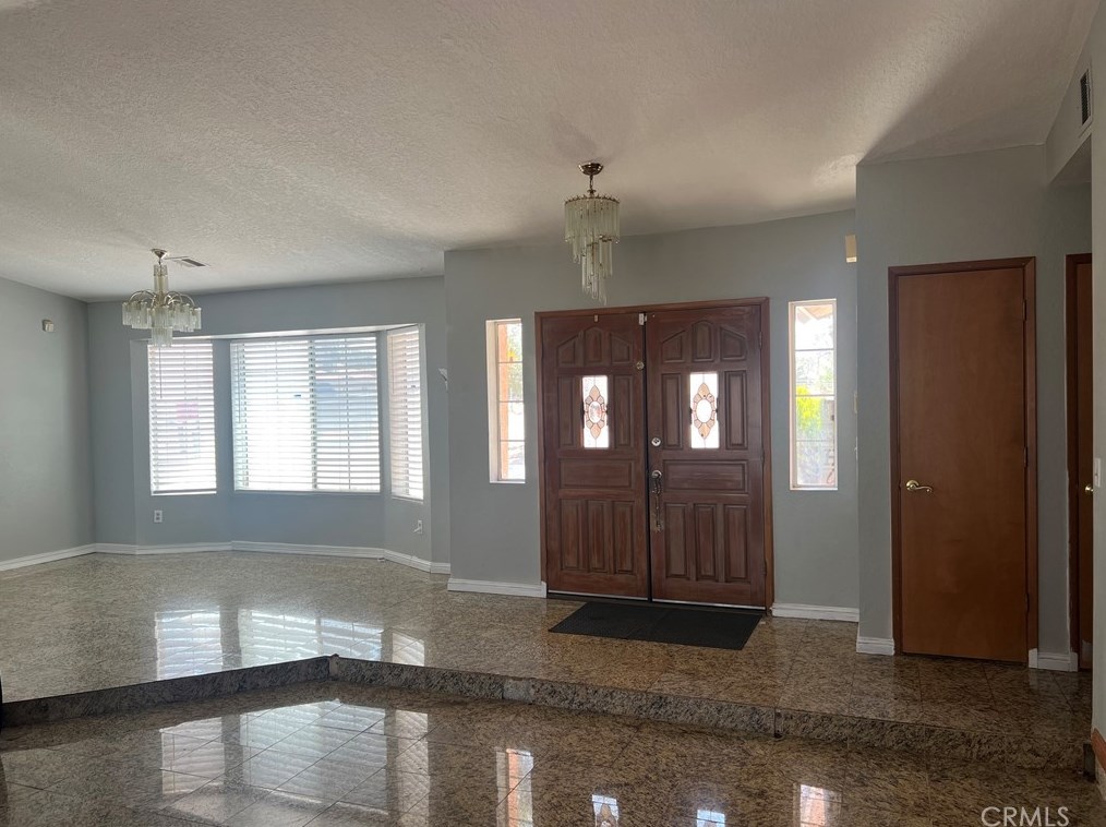 11729 2nd Ave, Hesperia CA  92345-1864 exterior