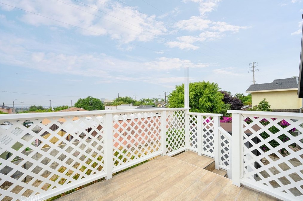 3966 Dobinson St, Los Angeles CA  90063-1751 exterior