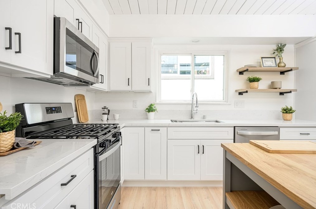 3966 Dobinson St, Los Angeles CA  90063-1751 exterior