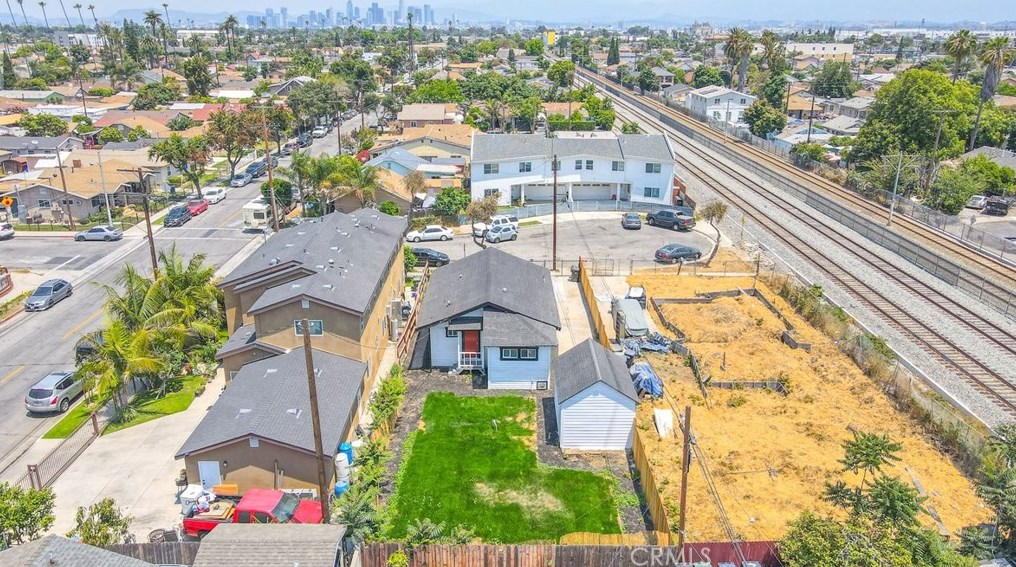 1658 68th St, Los Angeles CA  90001-2062 exterior
