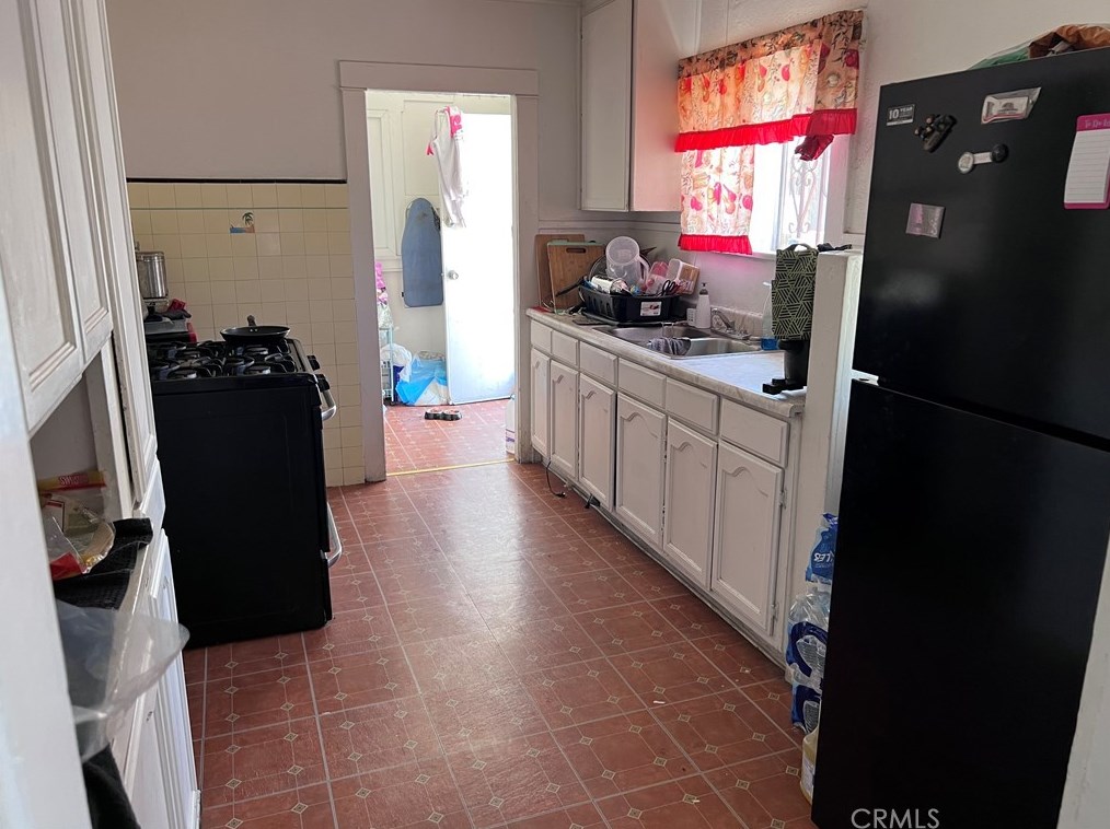 958 60 St, Los Angeles CA  90043-3256 exterior