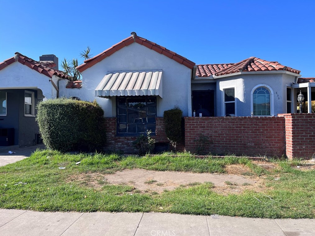 835 82nd St, Los Angeles CA  90001-3223 exterior