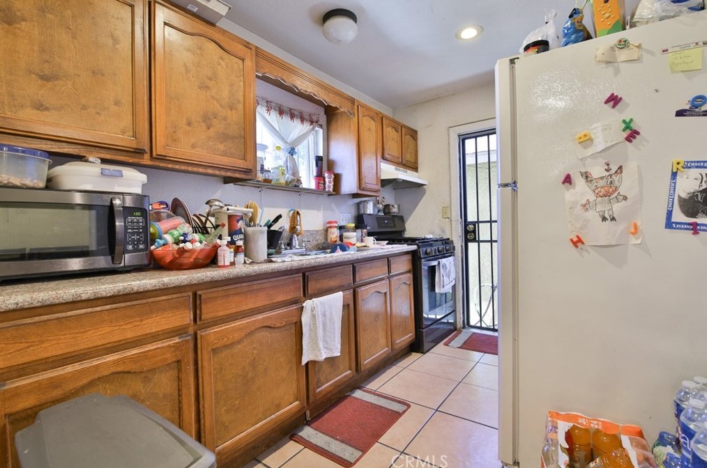 106 94th St, Los Angeles CA  90003-3734 exterior
