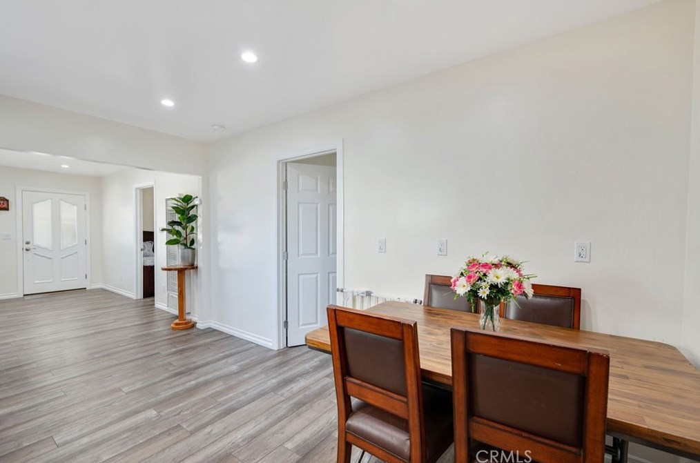 740 108th St, Los Angeles CA  90044-4345 exterior