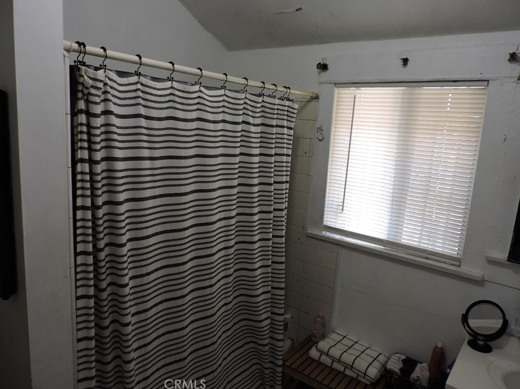 135 62nd St, Los Angeles CA  90003-1233 exterior