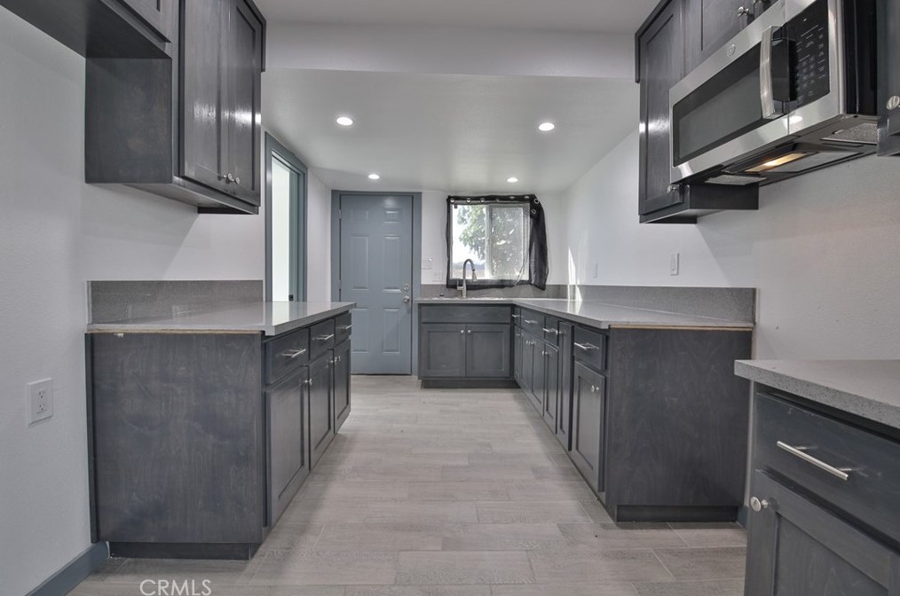 8917 Elm St, Los Angeles CA  90002-1804 exterior