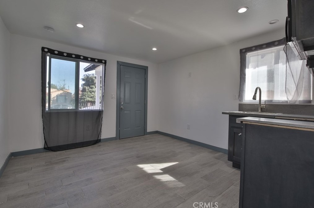 8915 Elm St, Los Angeles CA  90002-1804 exterior