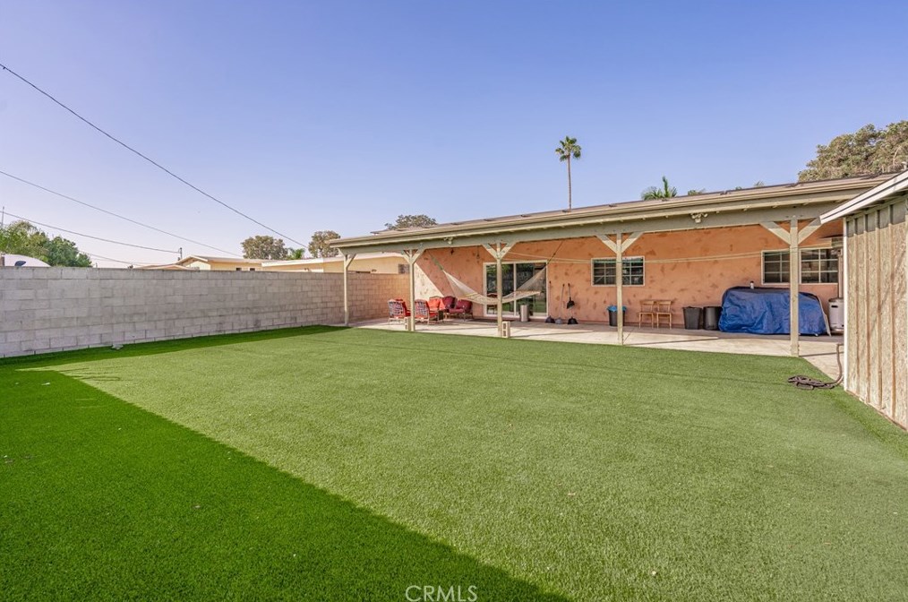 10100 Paloma Ave, Los Angeles CA  90002-3225 exterior