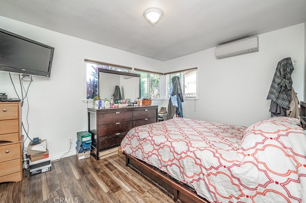 10100 Paloma Ave, Los Angeles CA  90002-3225 exterior
