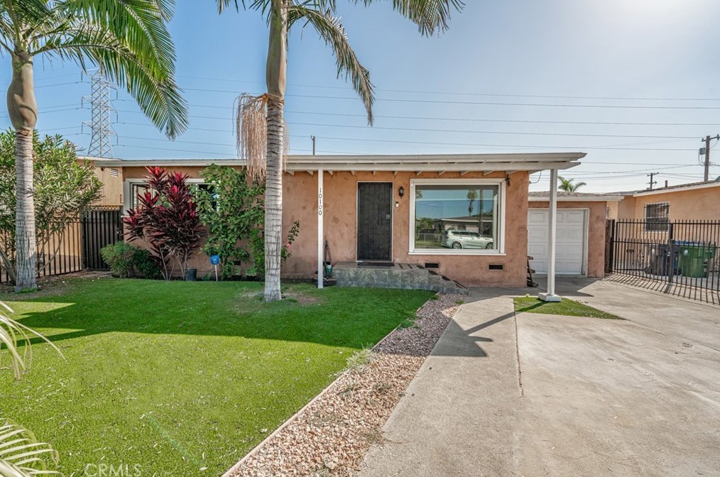10100 Paloma Ave, Los Angeles CA  90002-3225 exterior