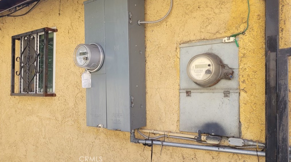 2355 Wilma Ave, Los Angeles CA  90040-3934 exterior