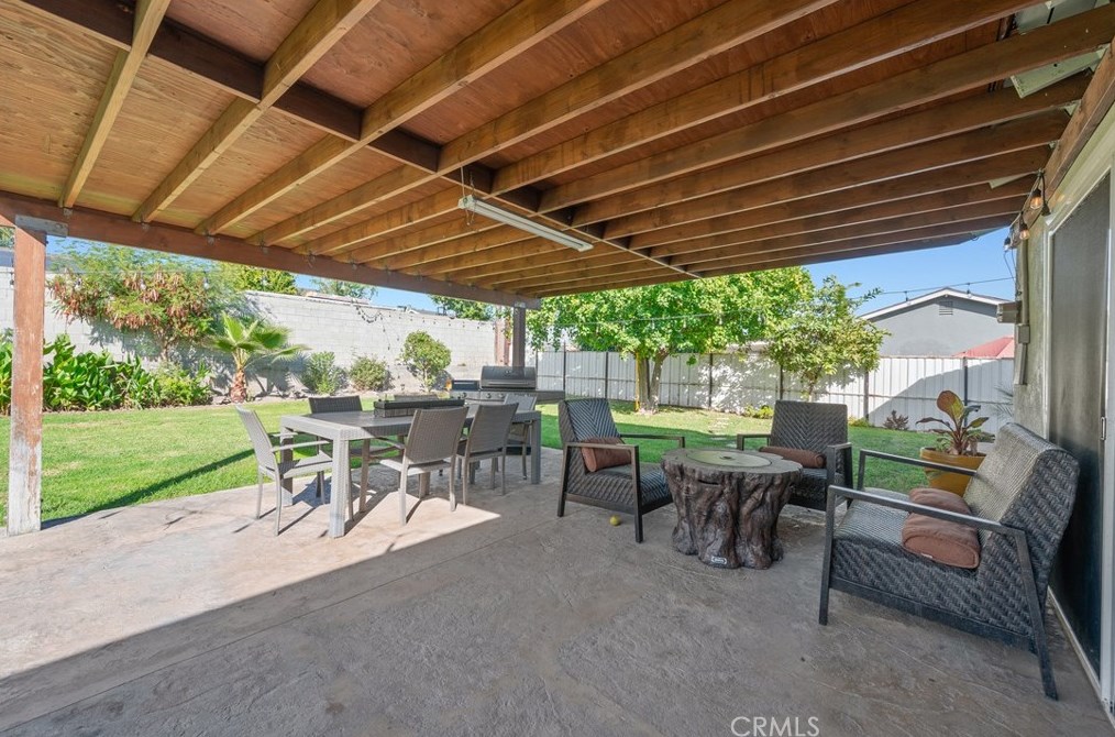 589 Speer Ct, Pomona CA  91766-6143 exterior