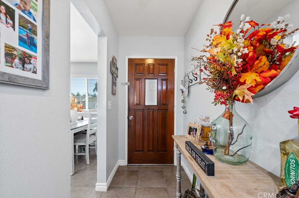 589 Speer Ct, Pomona CA  91766-6143 exterior