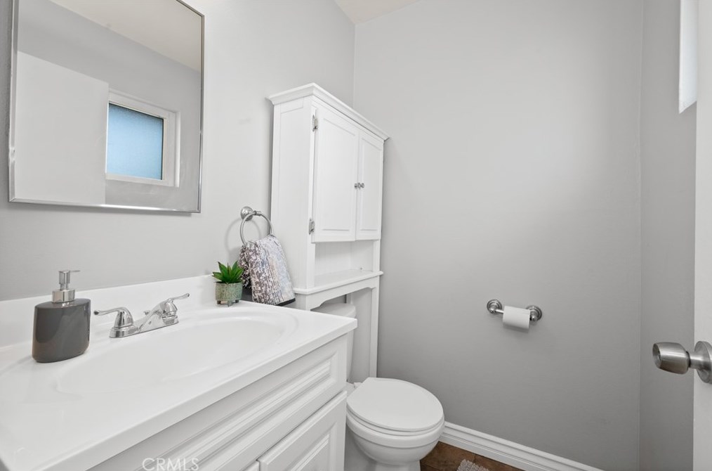 589 Speer Ct, Pomona CA  91766-6143 exterior