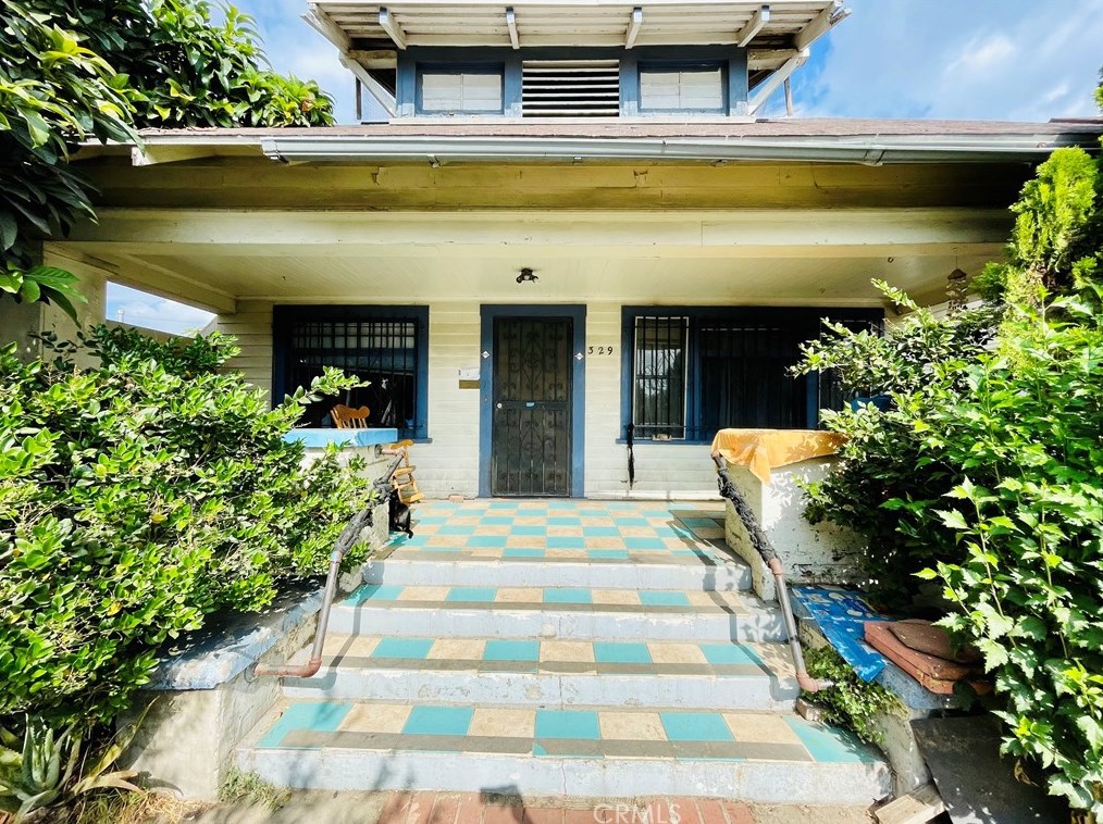 329 60th St, Los Angeles CA  90003-1133 exterior