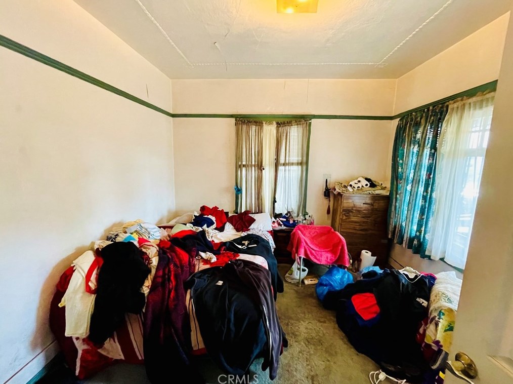 329 60th St, Los Angeles CA  90003-1133 exterior