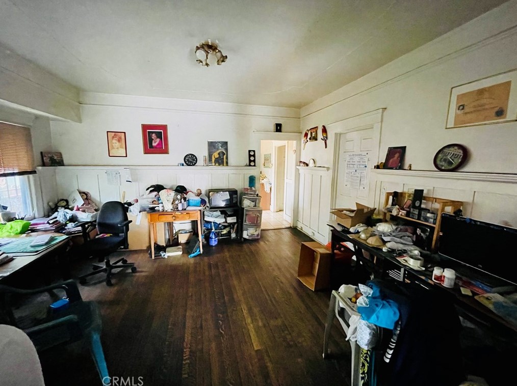 329 60th St, Los Angeles CA  90003-1133 exterior