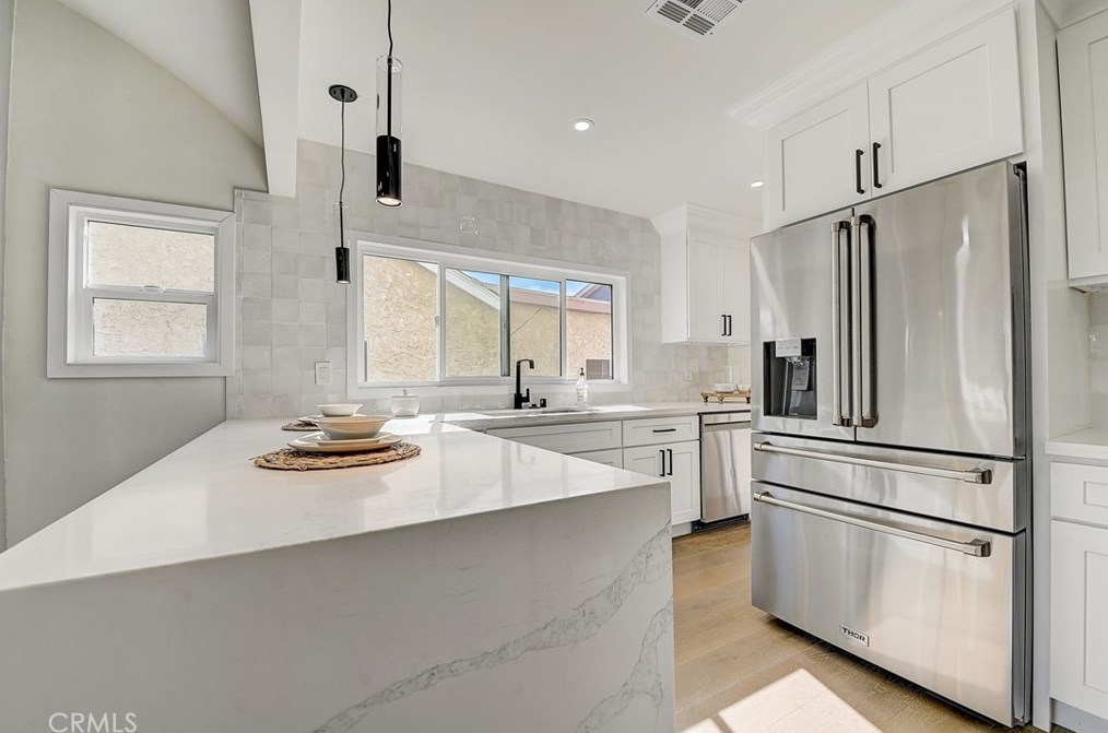 6123 Rimpau Blvd, Los Angeles CA  90043-3728 exterior