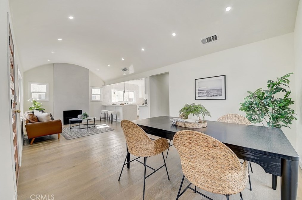 6123 Rimpau Blvd, Los Angeles CA  90043-3728 exterior