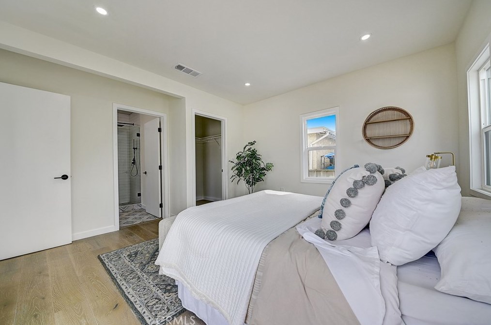 6123 Rimpau Blvd, Los Angeles CA  90043-3728 exterior