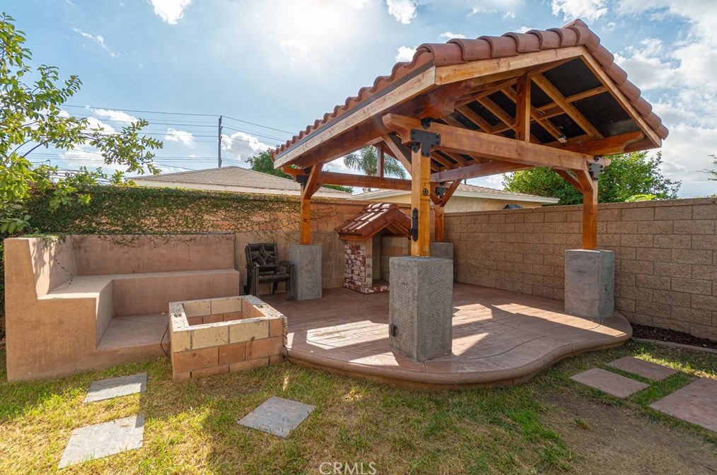 11956 165th St, Norwalk CA  90650-7250 exterior