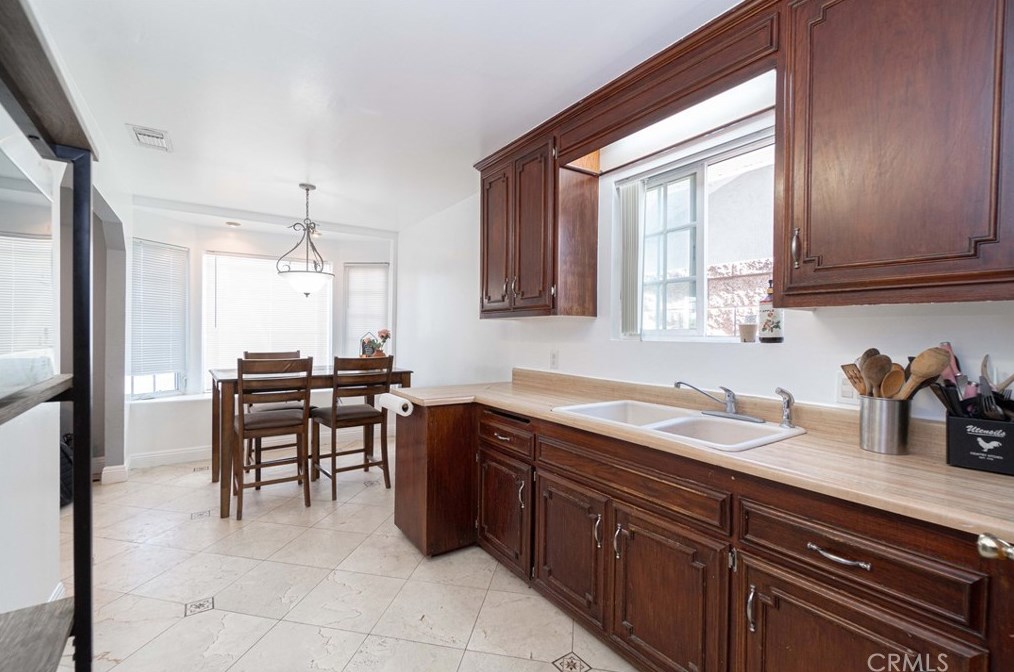 11956 165th St, Norwalk CA  90650-7250 exterior