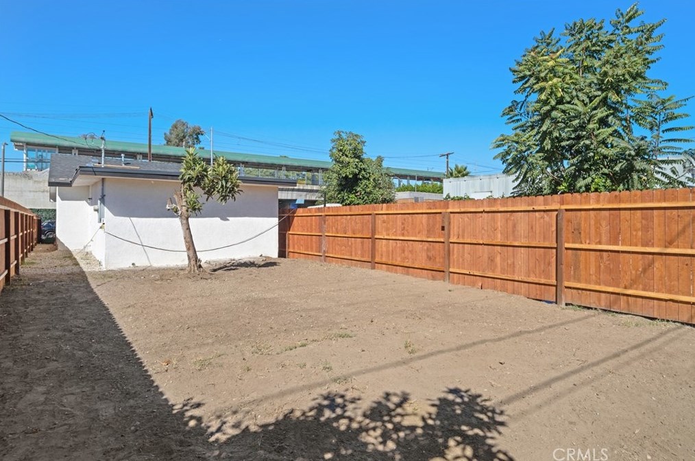 8620 Graham Ave, Los Angeles CA  90002-1431 exterior