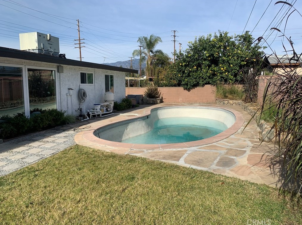 4538 Vincent Ave, Covina CA  91722-2304 exterior