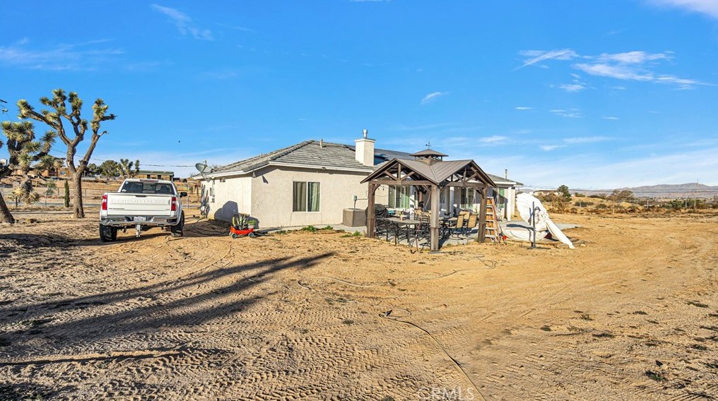 17957 Lilac St, Hesperia CA  92345-5273 exterior